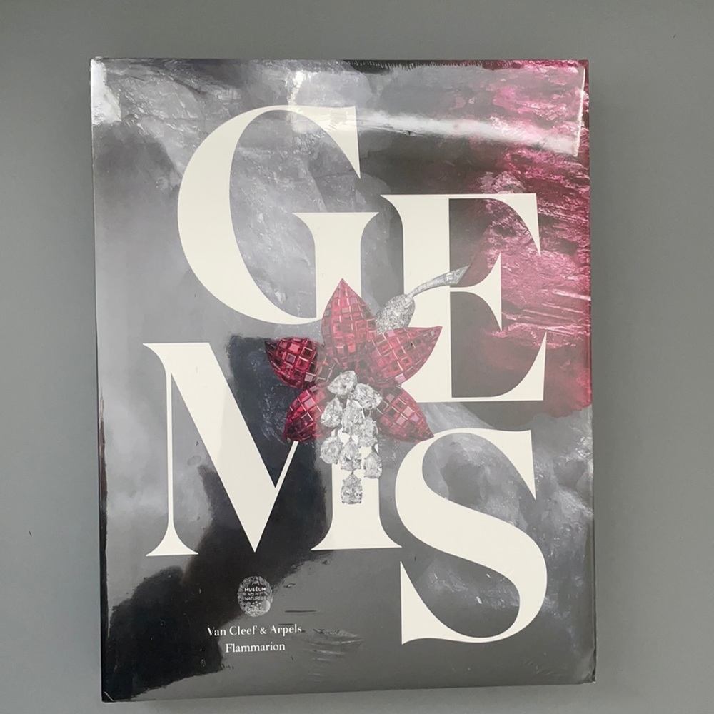 Van cleef & Arpels. Coffee table book